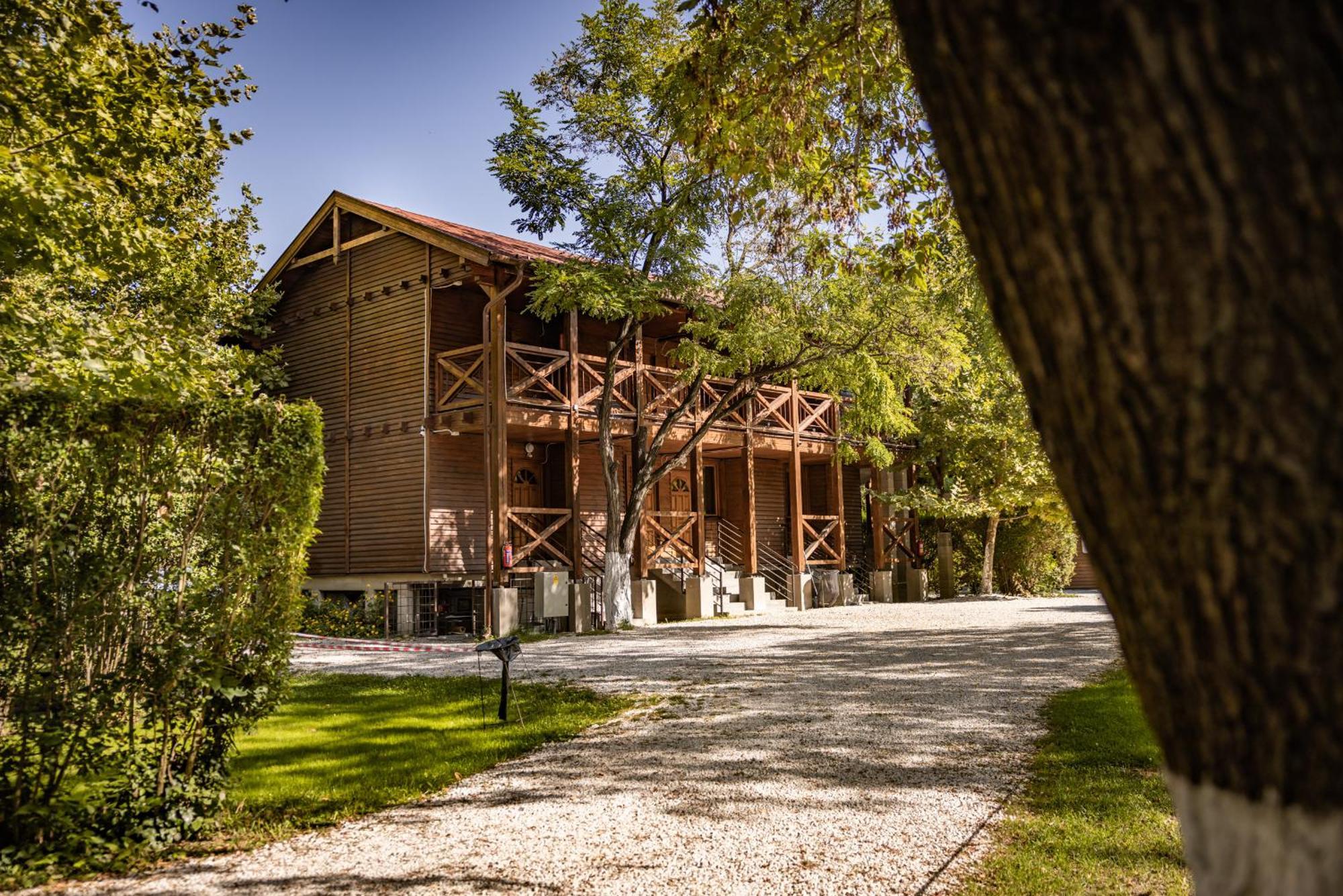 Arena Kemping & Vendeghaz Hotel Budapest Exterior photo